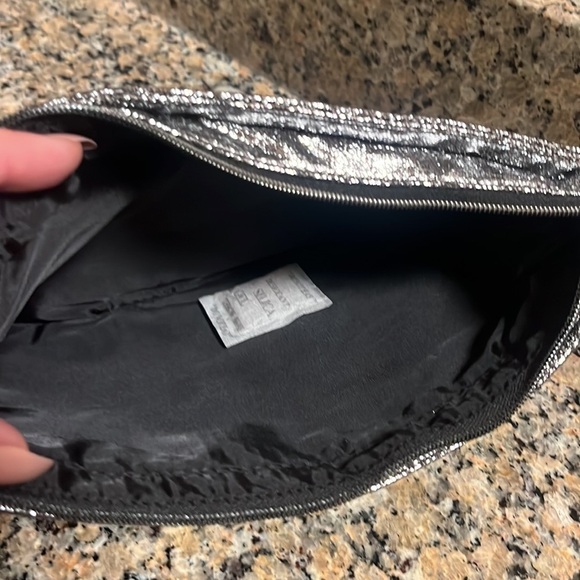 FREE with Purchase 🆓 New Large VICTORIA’S SECRET Cosmetic Bag - Picture 8 of 10